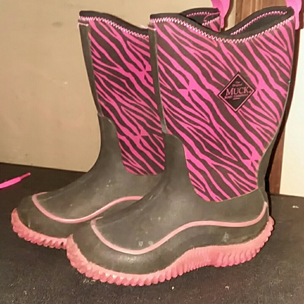 Girls muck boots